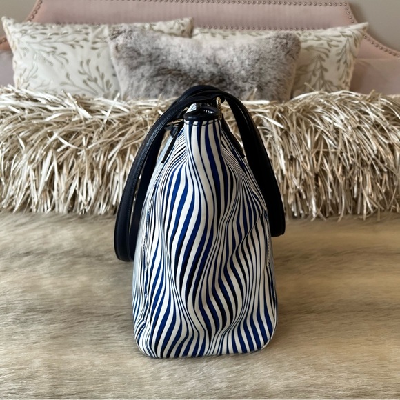 VERA BRADLEY Streeterville Ella Tote Blue White Wavy Stripe Water Repellant - Picture 7 of 15